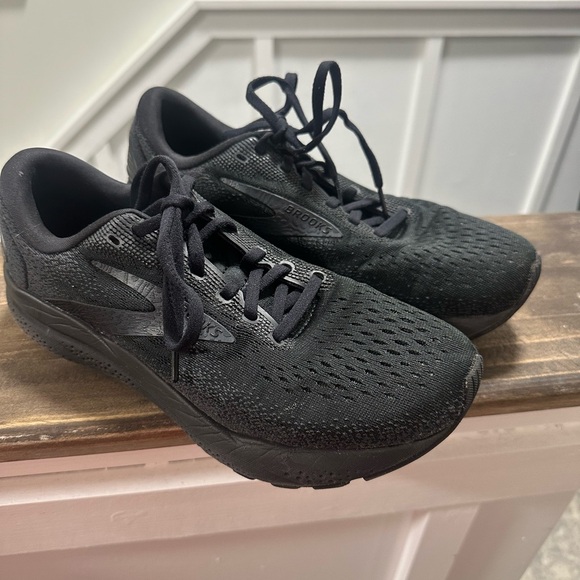 Brooks ghost 16 Women's Black Athletic Shoes - Picture 2 of 7